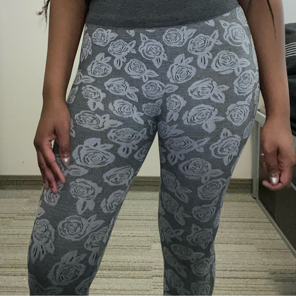 Angel’s stretchable sport leggings